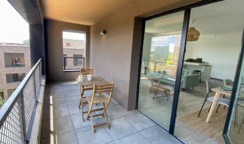 Balcon d'un appartement à Saint-Jacques-de-la-Lande, près de Rennes, dans la résidence Brownstone.