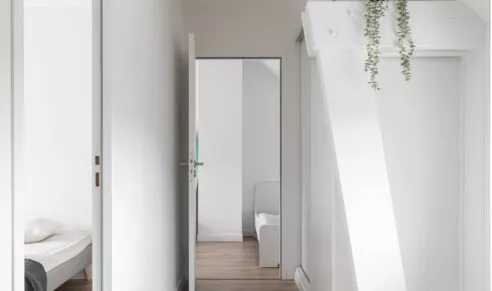 Maisons Patio à Carnac, maison témoin aménagé, photo du couloir du premier étage. Etage espace nuit.