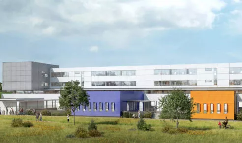 Vue de la route, l'extérieur du bâtiment tertiaire Europa situé à Brest. Un ensemble de bureaux et locaux commerciaux réalisé par Pierre Promotion.