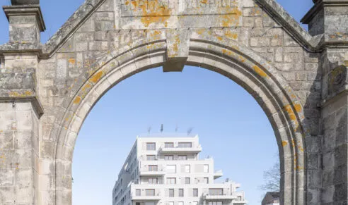 Résidence Avant-Scène à Lorient vue de l'entrée du quartier de Bodélio.