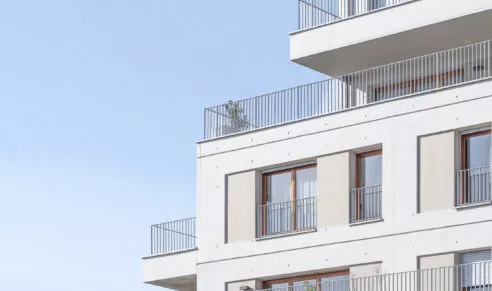 Résidence Avant-Scène à Lorient, zoom sur les balcons des appartements situés sur la façade sud de la copropriété.