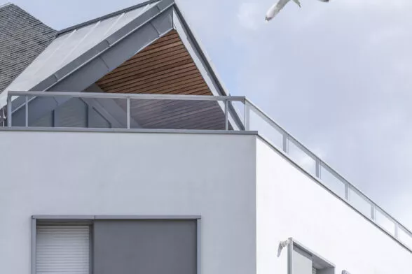 Extérieur de la résidence Côté Plage à Larmor-Plage, près de Lorient. Des logements neufs réalisés par Pierre Promotion.