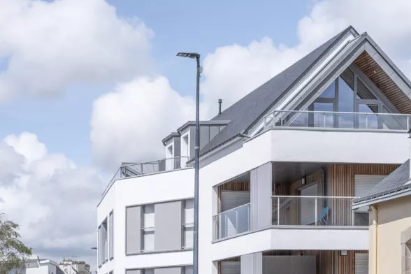 Extérieur de la résidence Côté Plage à Larmor-Plage, près de Lorient. Des logements neufs réalisés par Pierre Promotion.