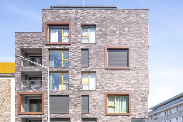 Extérieur de la résidence Terres Brunes à Saint-Malo. Des logements neufs réalisé par Pierre Promotion.