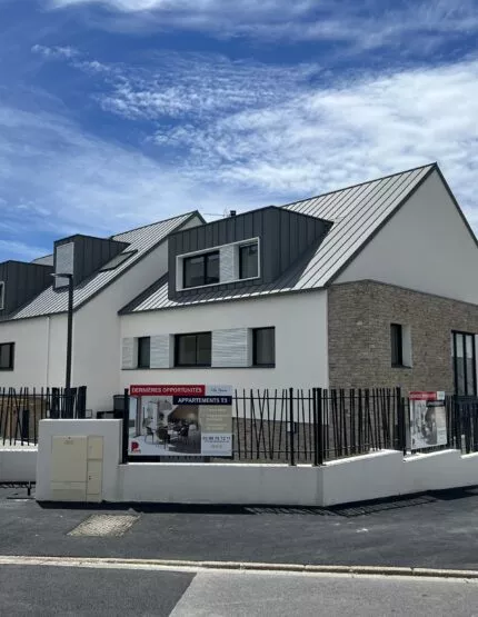 Extérieur de la résidence Villa Marine à Larmor-Plage, programme immobilier réalisé par Pierre Promotion.