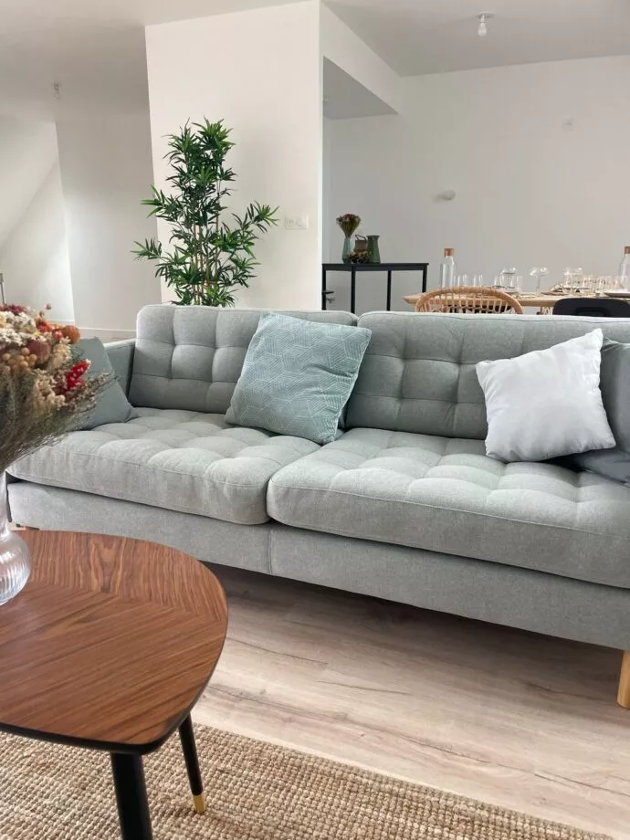 Salon appartement neuf témoin à Saint-Malo dans la résidence Terres Brunes