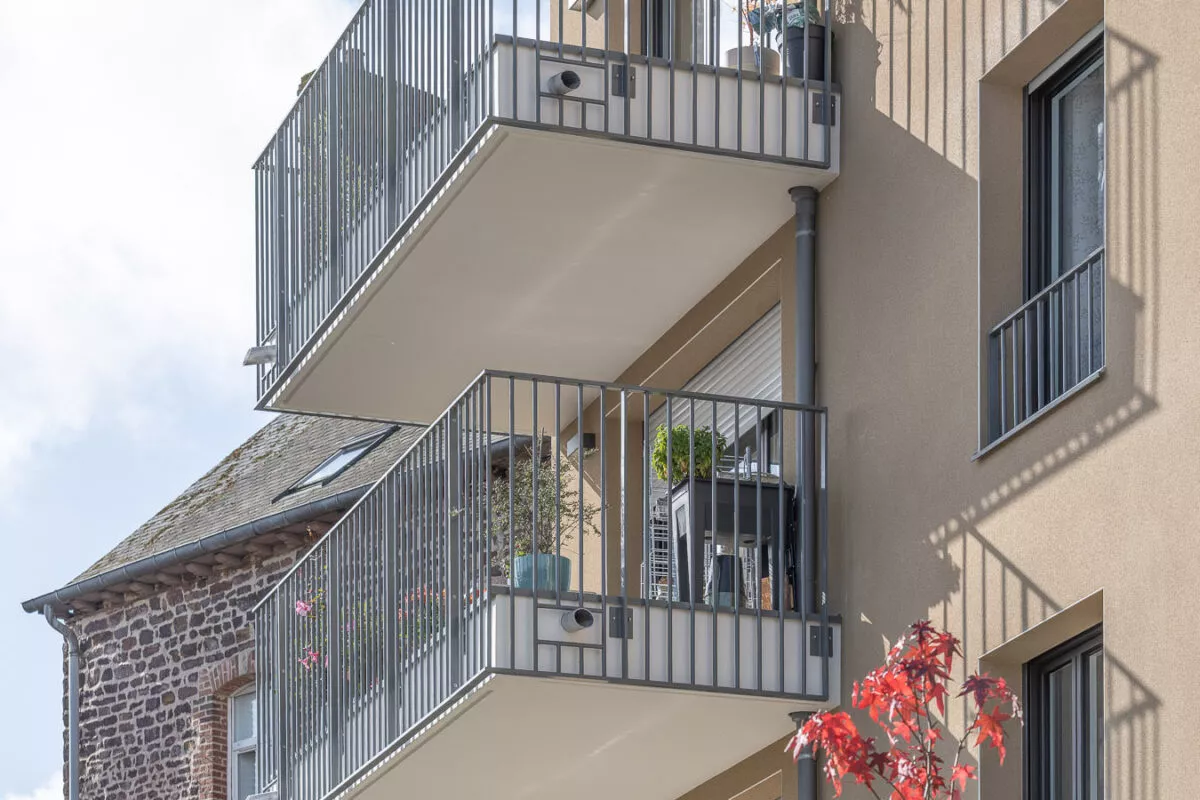 Photo extérieure de la résidence Expression à Montfort-sur-Meu, proche de Rennes. Des appartements avec balcon ou loggia.