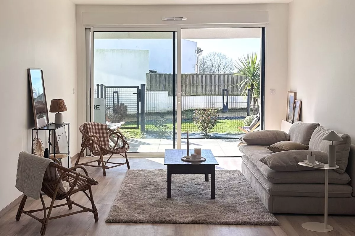 Salon d'un appartement témoin sur la résidence Villa Marine à Larmor-Plage