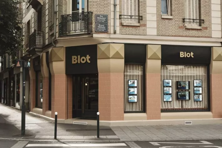 Vitrine d'une agence immobilière à Rennes, Blot